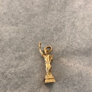Genuine 14K gold unique Statue of Liberty charm, picture in peep hole in base